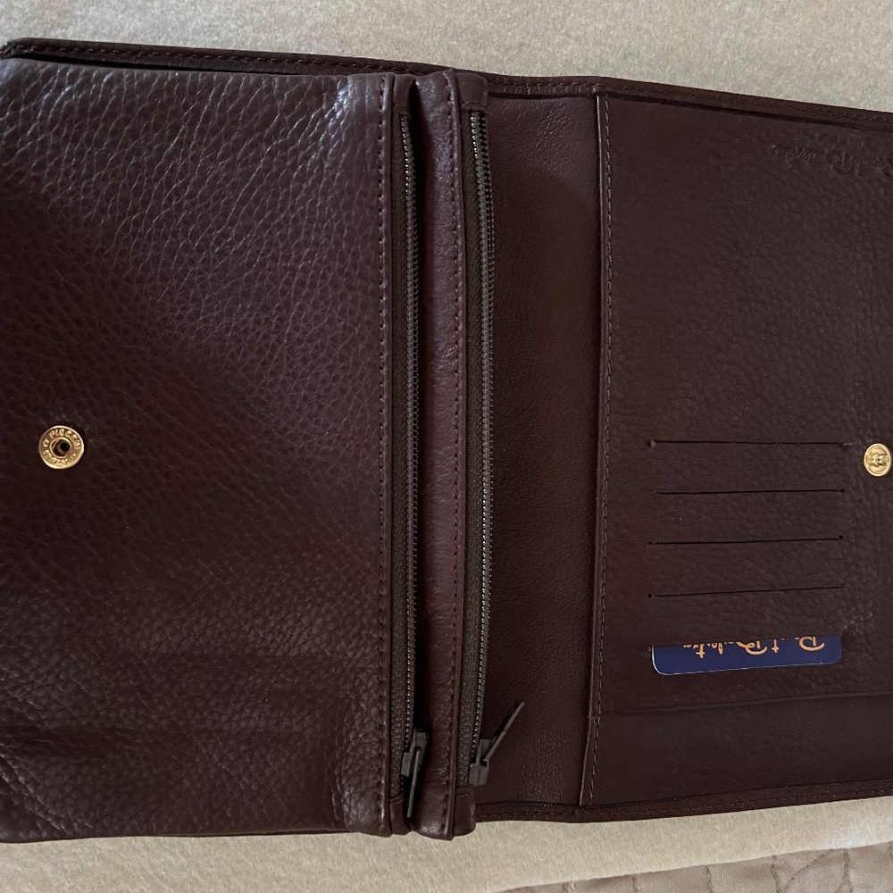 Wallet (NEW) - Picture 2 of 6